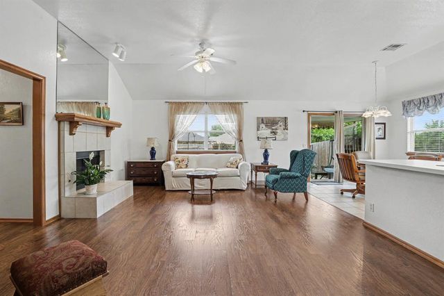 227 N Kelly Avenue, Edmond, OK 73003