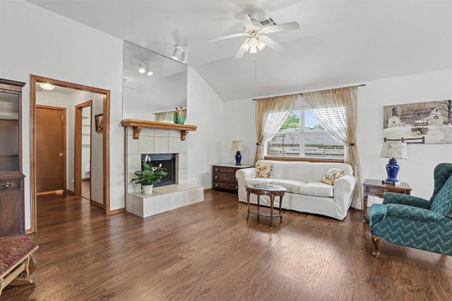 227 N Kelly Avenue, Edmond, OK 73003