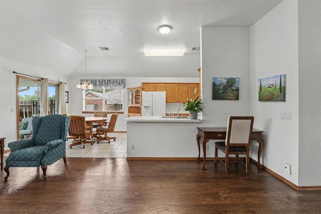 227 N Kelly Avenue, Edmond, OK 73003