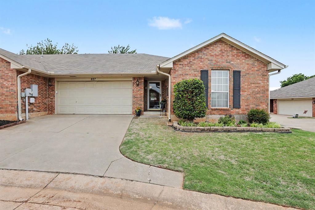 227 N Kelly Avenue, Edmond, OK 73003