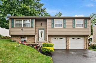 204 Manor Dr, Pleasant Hills, PA 15236