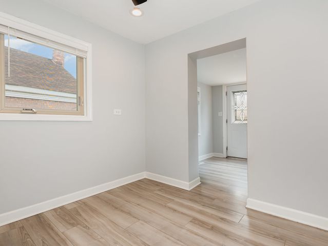 6415 S Leclaire Avenue, Chicago, IL 60638