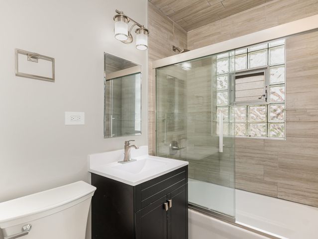 6415 S Leclaire Avenue, Chicago, IL 60638