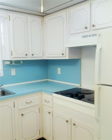 19080 NE 3rd Court 318, Miami, FL 33179