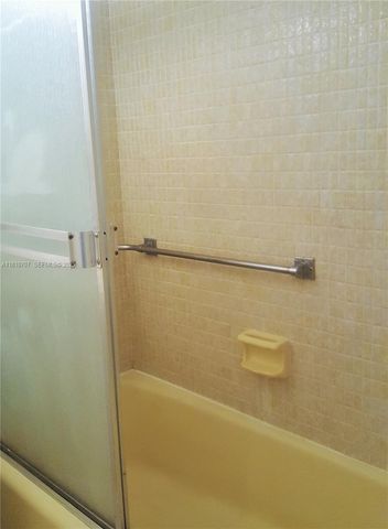 19080 NE 3rd Court 318, Miami, FL 33179