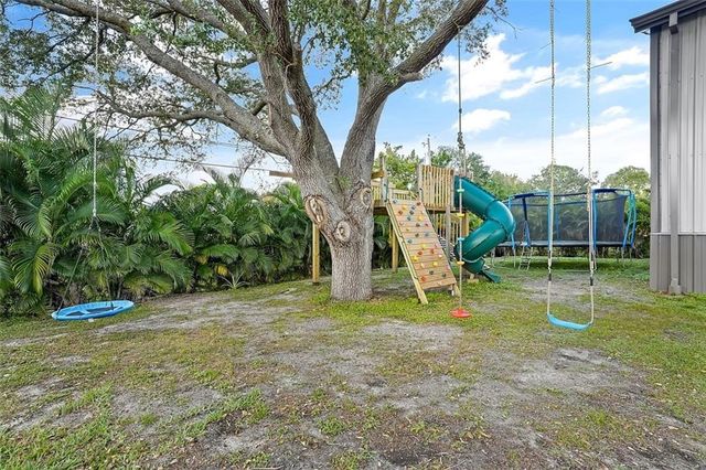 8015 97th Court, Vero Beach, FL 32967