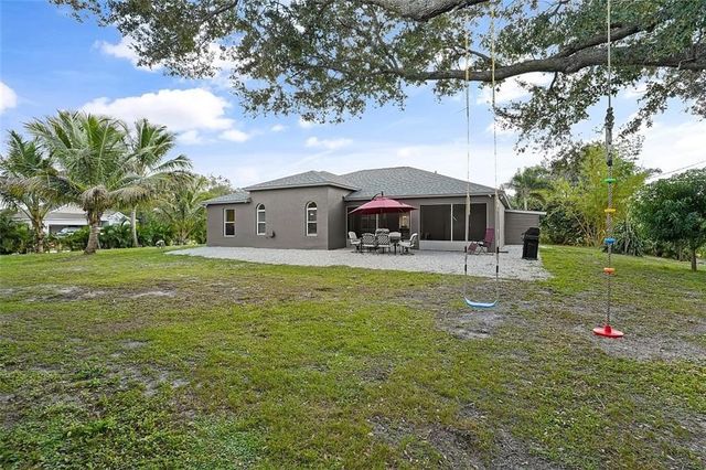 8015 97th Court, Vero Beach, FL 32967