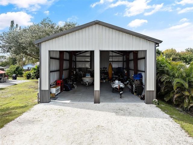 8015 97th Court, Vero Beach, FL 32967