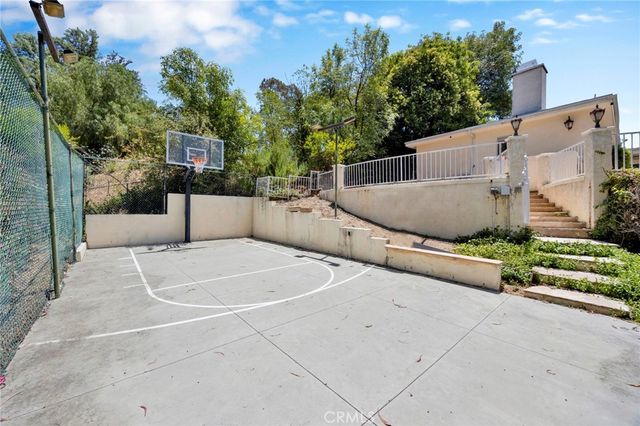 22309 Dolorosa, Woodland Hills, CA 91367