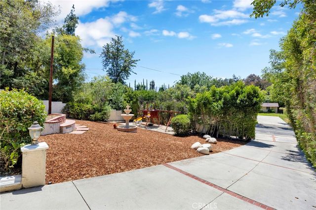 22309 Dolorosa, Woodland Hills, CA 91367