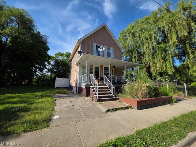 8817 Blaine Avenue, Cleveland, OH 44106