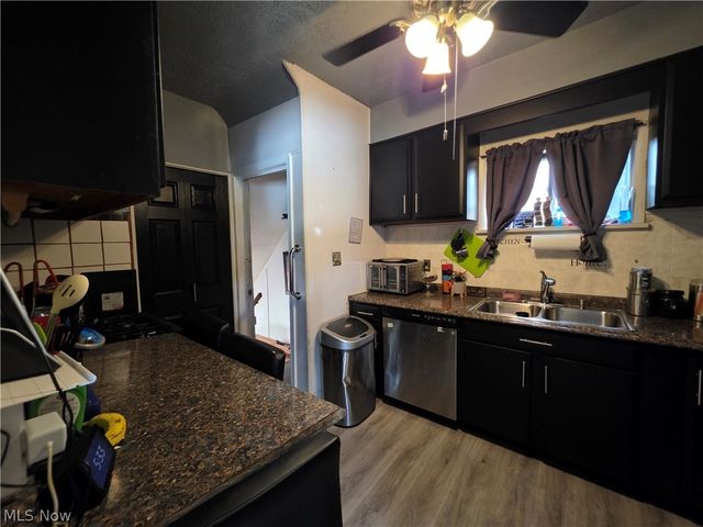 8817 Blaine Avenue, Cleveland, OH 44106
