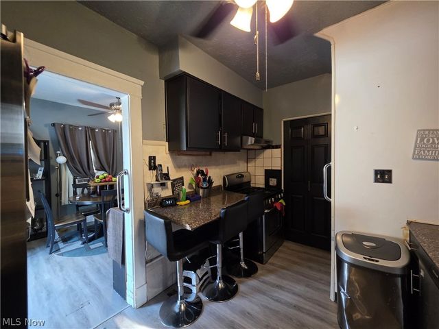 8817 Blaine Avenue, Cleveland, OH 44106