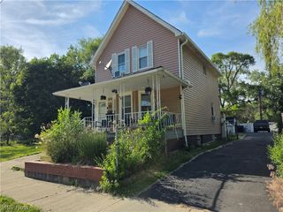8817 Blaine Avenue, Cleveland, OH 44106