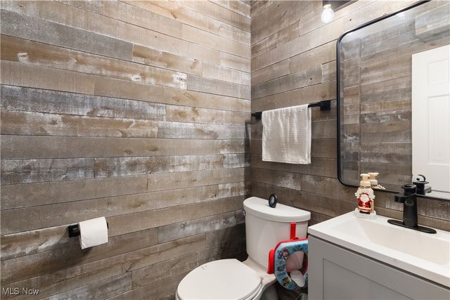 492 Hickory Hollow Drive, Canfield, OH 44406