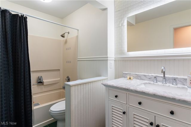 492 Hickory Hollow Drive, Canfield, OH 44406