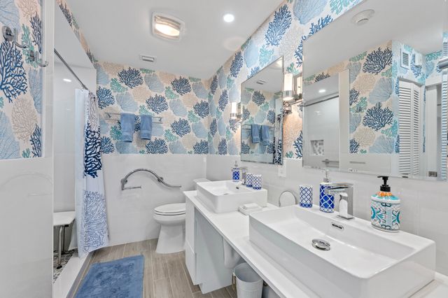 3230 S Ocean Boulevard A602, Palm Beach, FL 33480