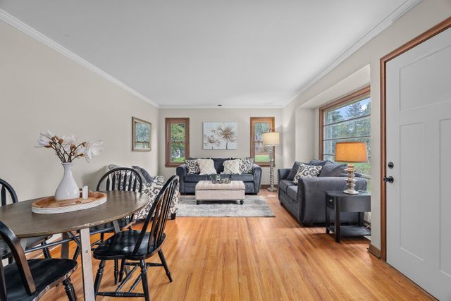 7650 Stillwater Way N, Oakdale, MN 55128