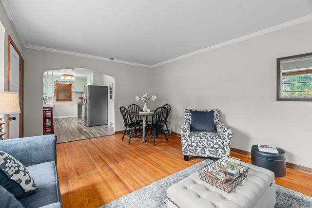 7650 Stillwater Way N, Oakdale, MN 55128