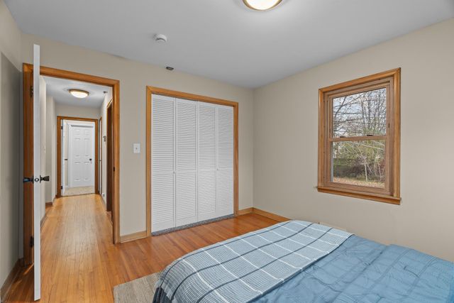 7650 Stillwater Way N, Oakdale, MN 55128