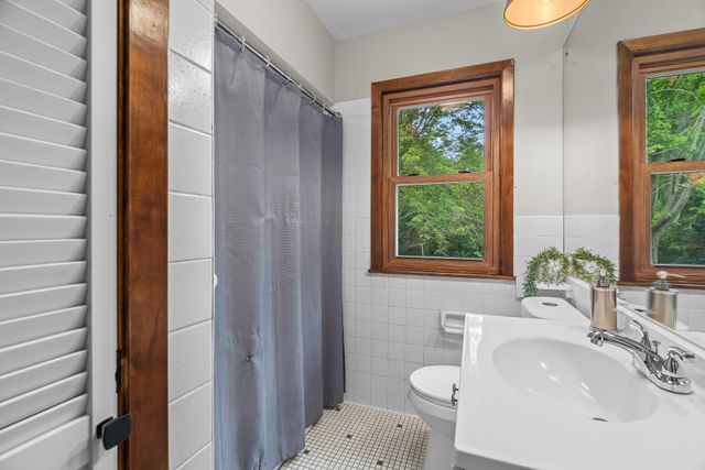 7650 Stillwater Way N, Oakdale, MN 55128