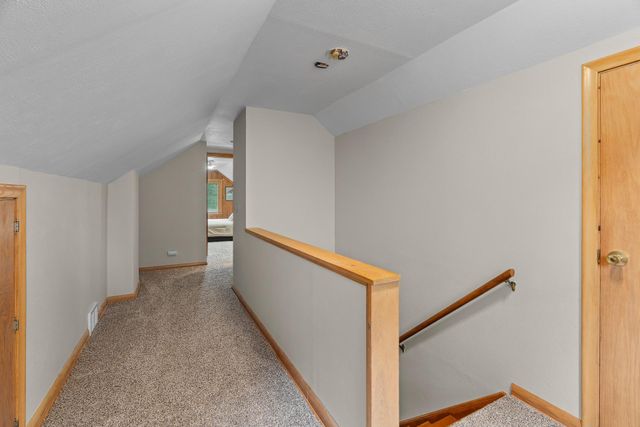 7650 Stillwater Way N, Oakdale, MN 55128