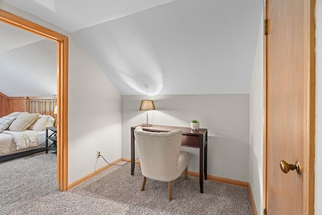 7650 Stillwater Way N, Oakdale, MN 55128