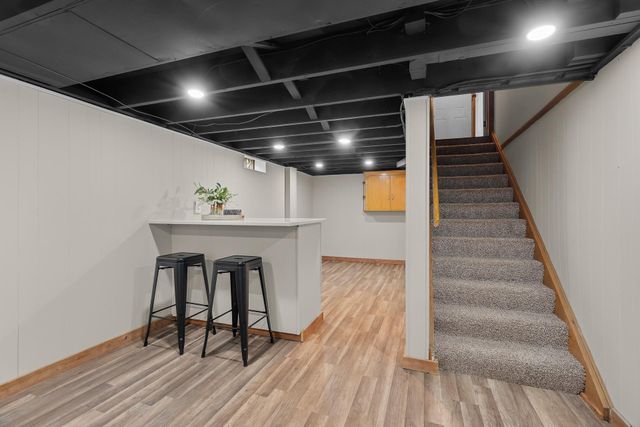 7650 Stillwater Way N, Oakdale, MN 55128