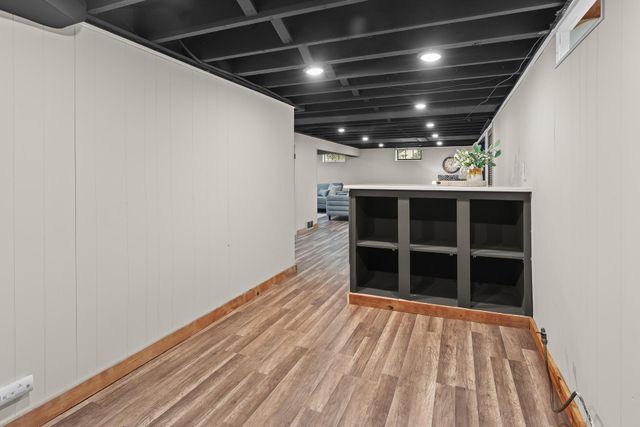 7650 Stillwater Way N, Oakdale, MN 55128