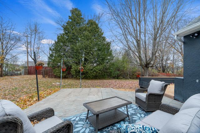 7650 Stillwater Way N, Oakdale, MN 55128