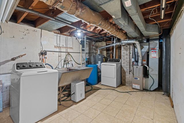 7650 Stillwater Way N, Oakdale, MN 55128