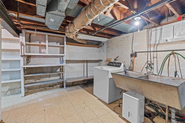 7650 Stillwater Way N, Oakdale, MN 55128