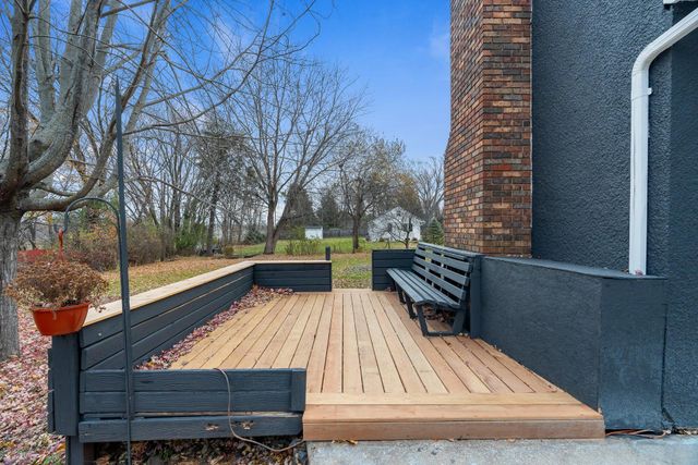 7650 Stillwater Way N, Oakdale, MN 55128