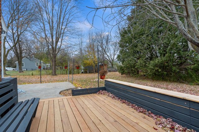 7650 Stillwater Way N, Oakdale, MN 55128