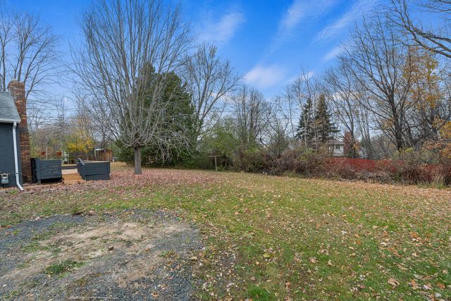 7650 Stillwater Way N, Oakdale, MN 55128