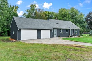 7650 Stillwater Way N, Oakdale, MN 55128