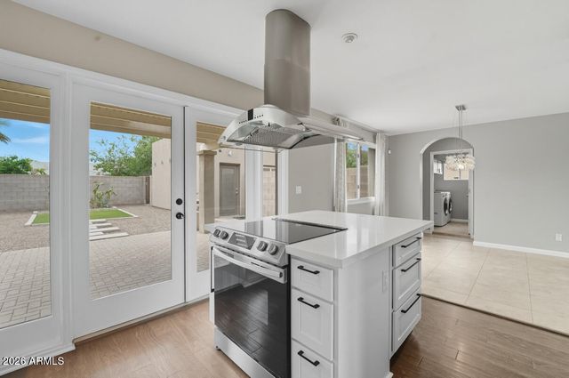 8437 E THOMAS Road, Scottsdale, AZ 85251