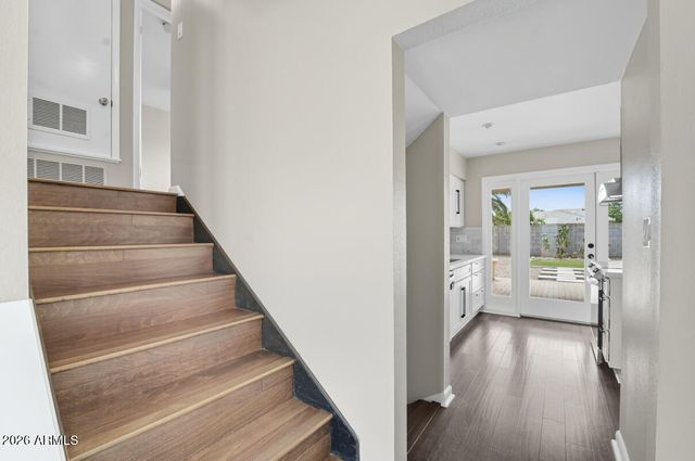 8437 E THOMAS Road, Scottsdale, AZ 85251