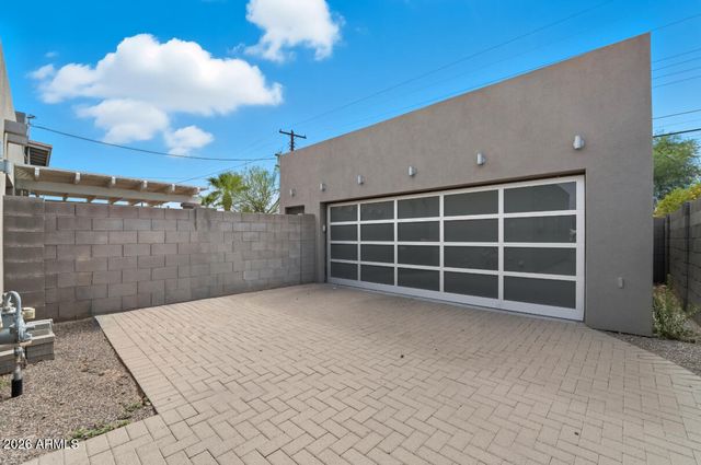 8437 E THOMAS Road, Scottsdale, AZ 85251