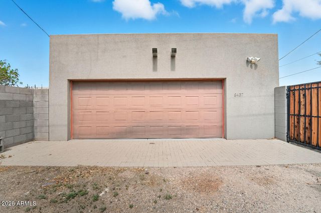 8437 E THOMAS Road, Scottsdale, AZ 85251