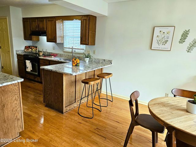 7204 Ben Franklin Ct, Louisville, KY 40214