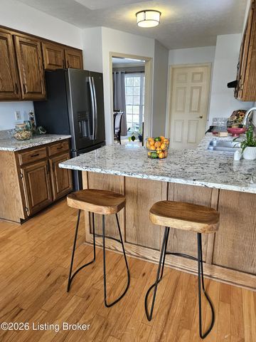 7204 Ben Franklin Ct, Louisville, KY 40214