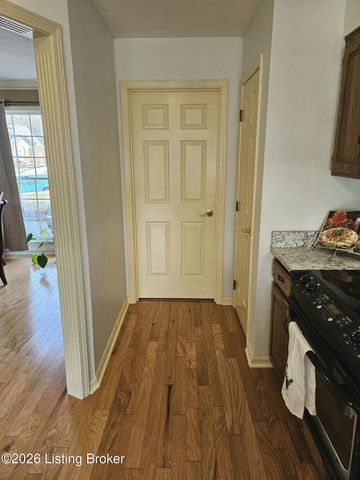 7204 Ben Franklin Ct, Louisville, KY 40214