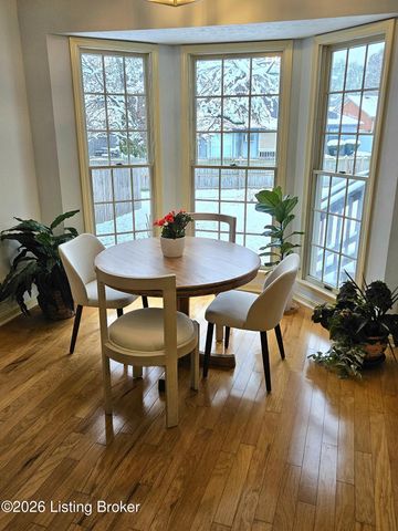 7204 Ben Franklin Ct, Louisville, KY 40214