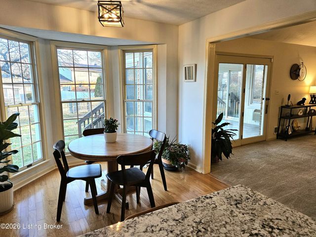 7204 Ben Franklin Ct, Louisville, KY 40214