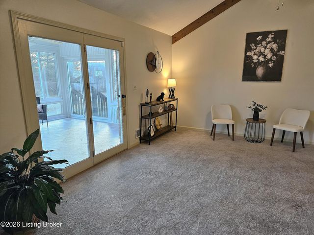 7204 Ben Franklin Ct, Louisville, KY 40214