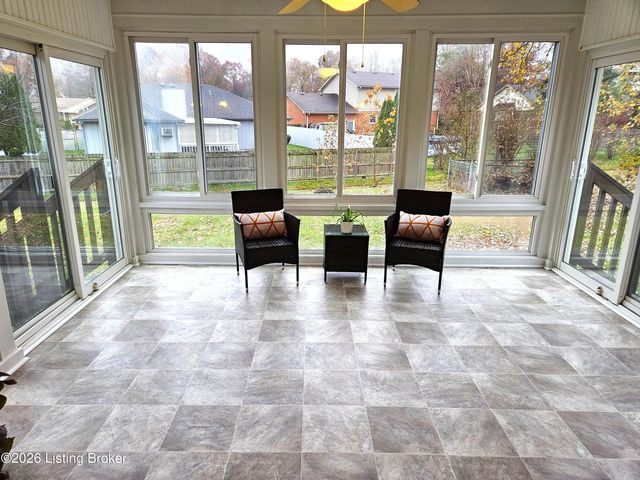 7204 Ben Franklin Ct, Louisville, KY 40214