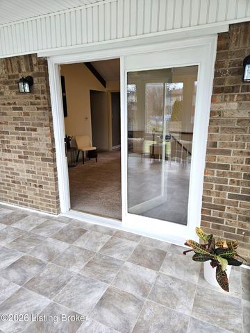 7204 Ben Franklin Ct, Louisville, KY 40214