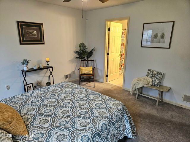 7204 Ben Franklin Ct, Louisville, KY 40214