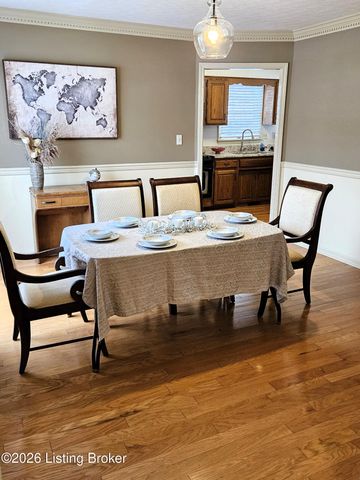 7204 Ben Franklin Ct, Louisville, KY 40214